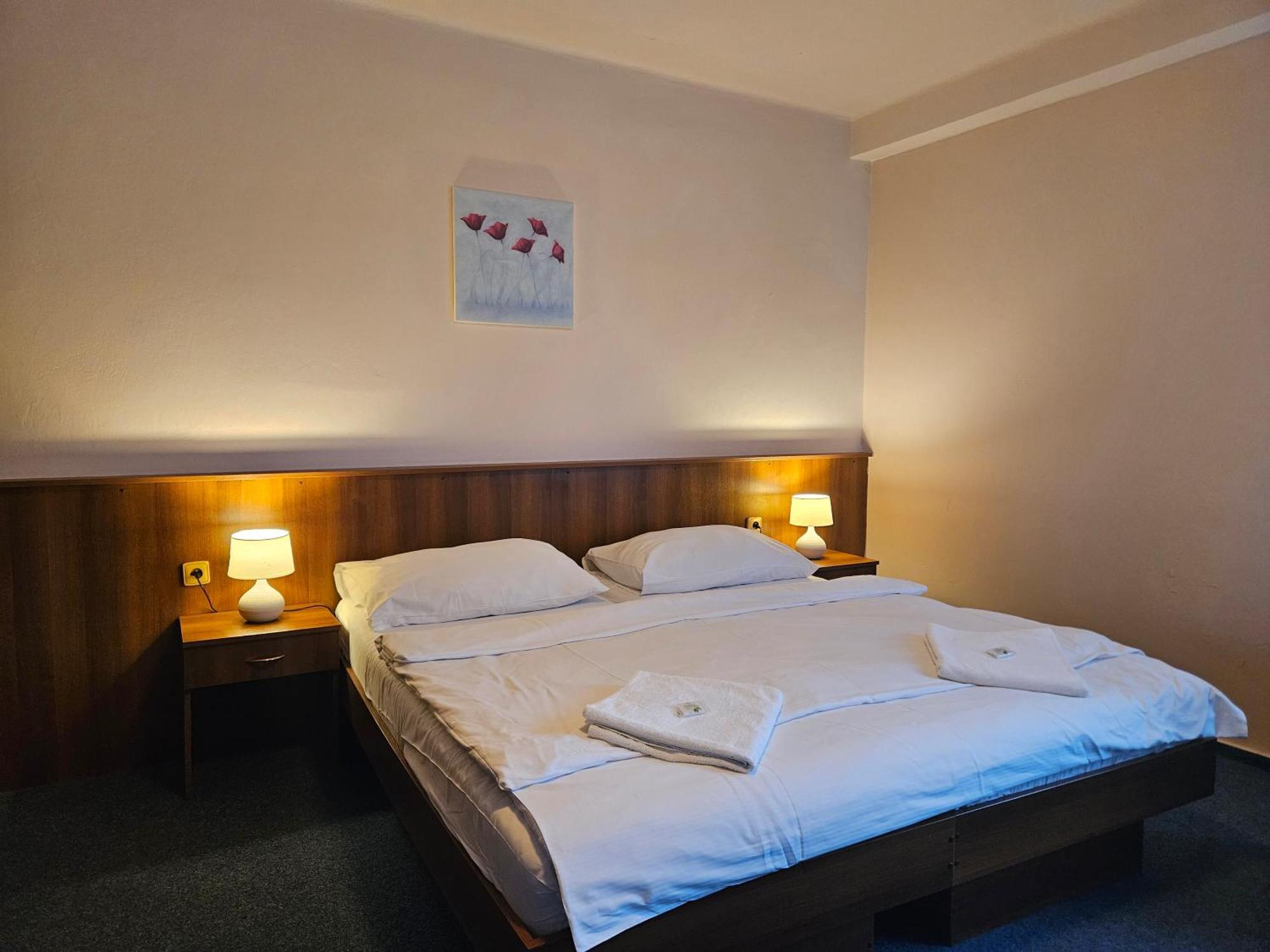 Hotel Trim Pardubice Exterior photo