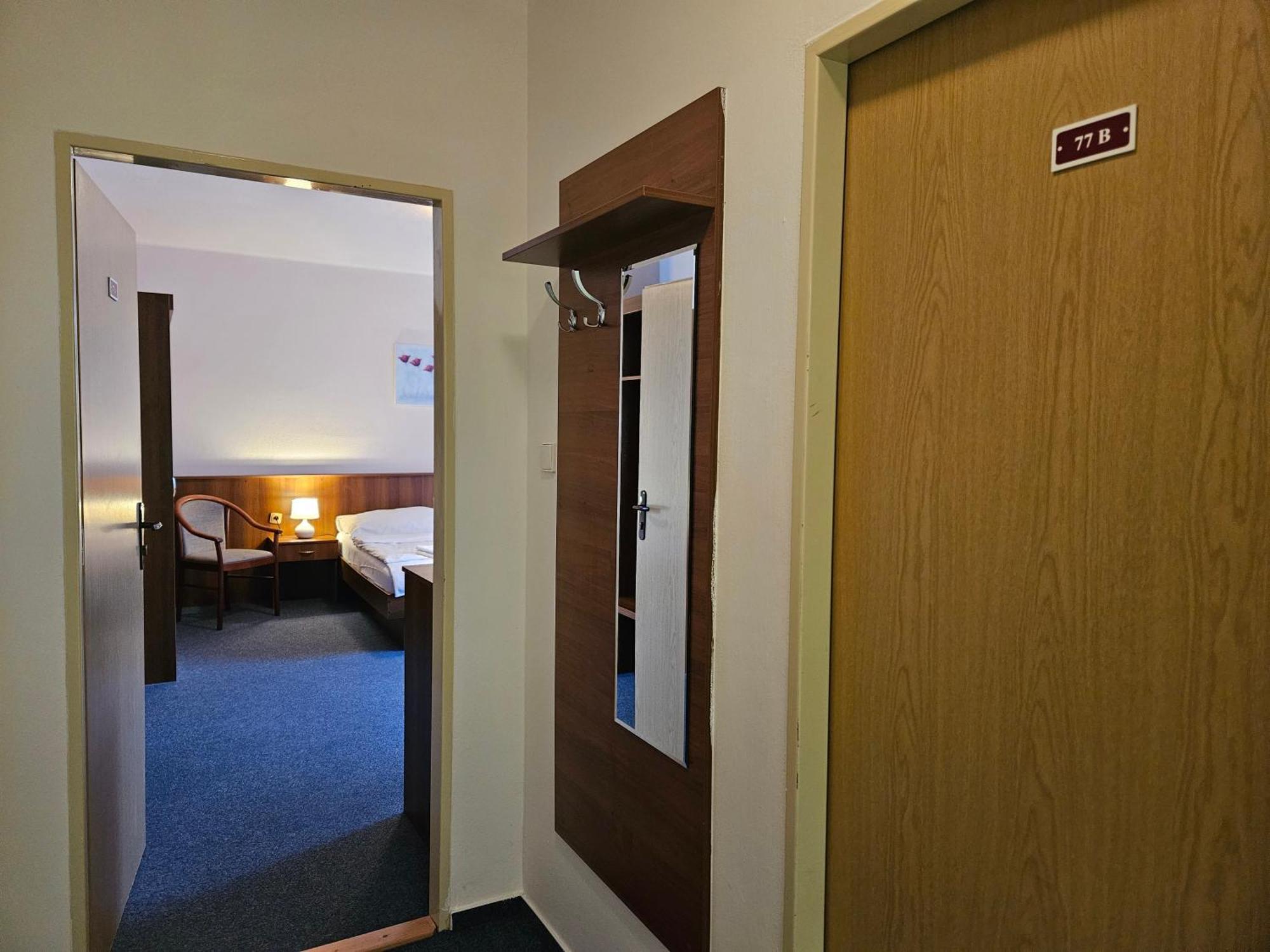 Hotel Trim Pardubice Exterior photo