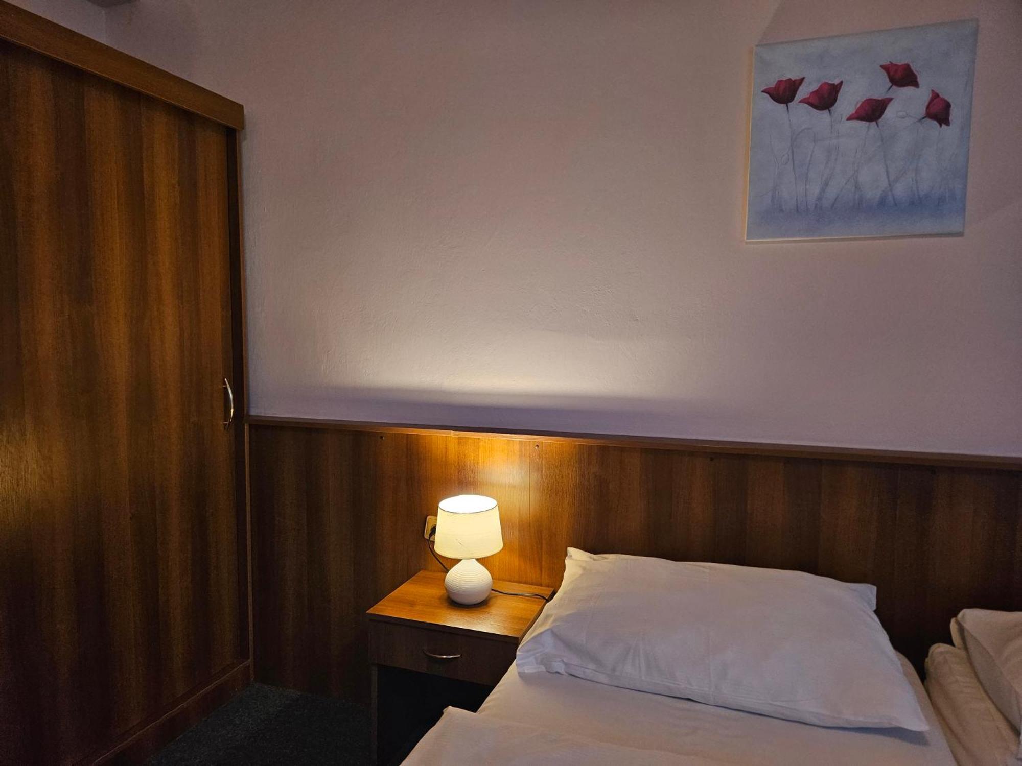 Hotel Trim Pardubice Exterior photo