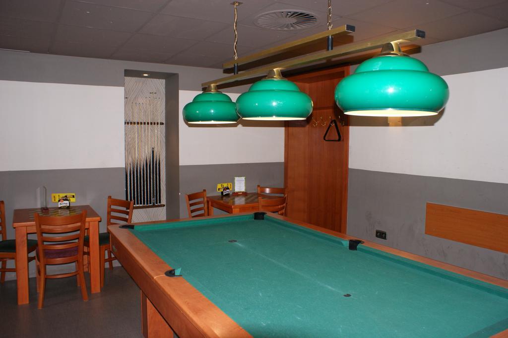 Hotel Trim Pardubice Exterior photo