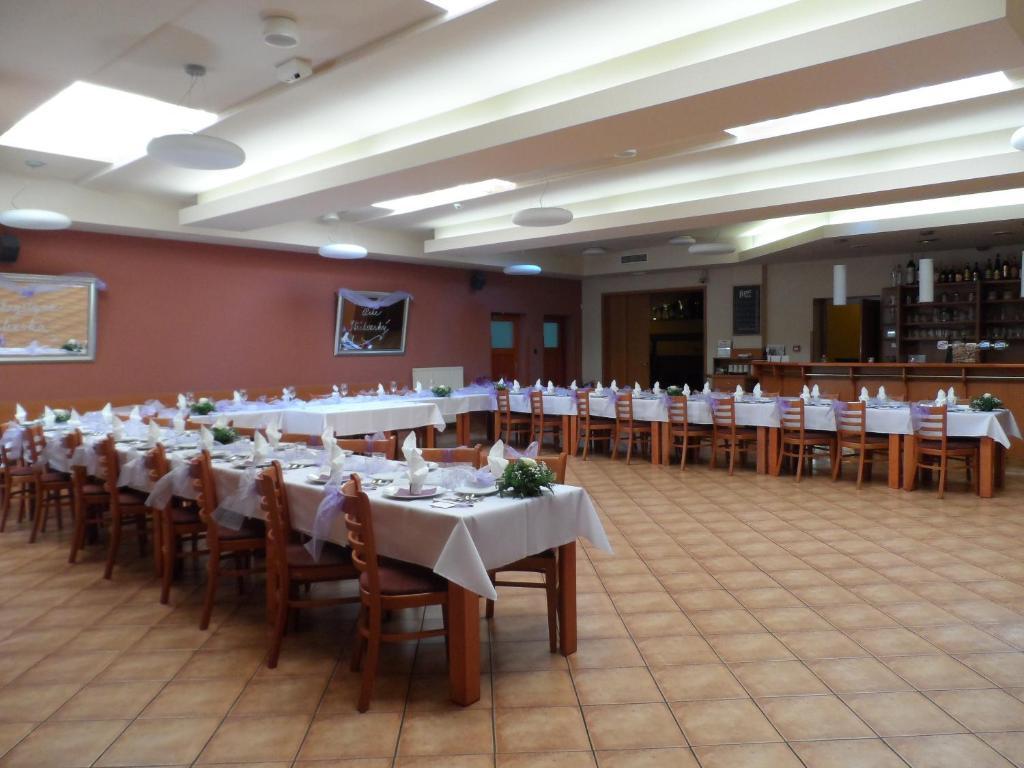 Hotel Trim Pardubice Exterior photo